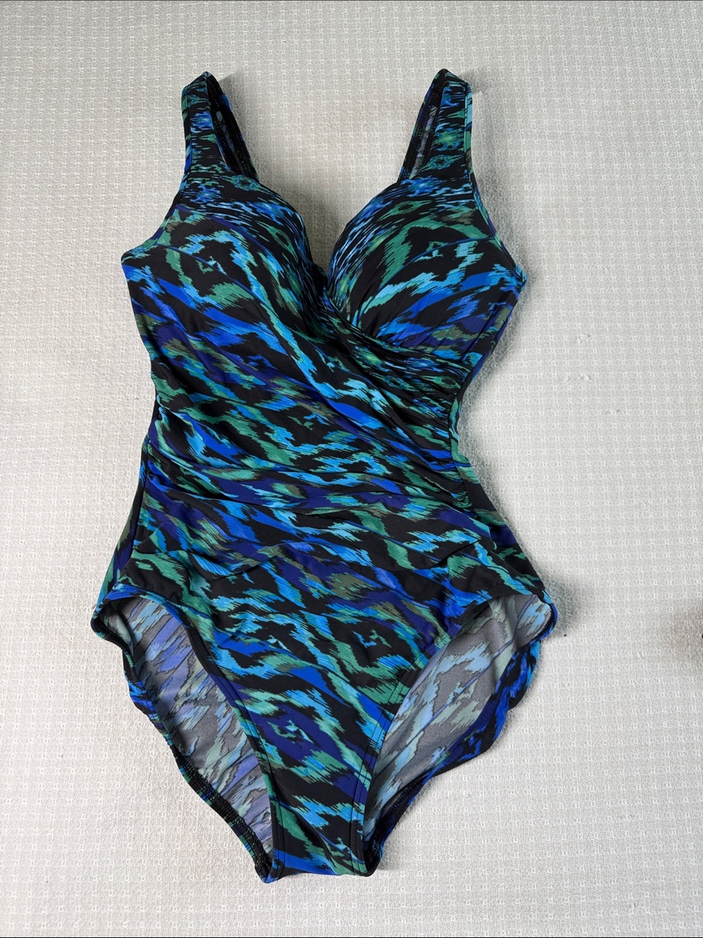Miraclesuit blue green and black print with padded bra cups size 10